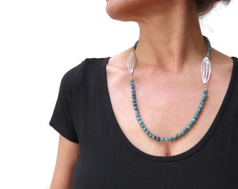 Collana lunga con perline di apatite e argento sterling, collana contemporanea in argento con pietra naturale blu, gioielli unici fatti a mano con pietre preziose