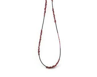 Collier en tourmaline rose et miyuki, bijou contemporain en pierres précieuses, design unique en perles