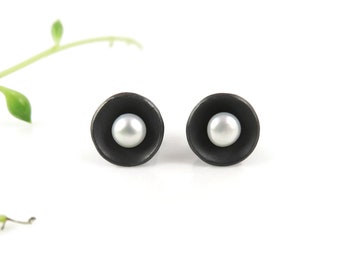 Boucles d’oreilles élégantes Pearl Stud Black, Boucles d’oreilles en perle d’argent oxydé, Boucles d’oreilles modernes Pearl Stud, Boucles d’oreilles Pearl Bowl, Bijoux uniques originaux