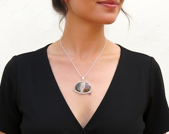 Colgante de Ágata y Granate en Plata Mate, Pieza Única, Colgante Exclusivo de Dos Piedras Preciosas, Joyería Contemporánea de Arte Moderno