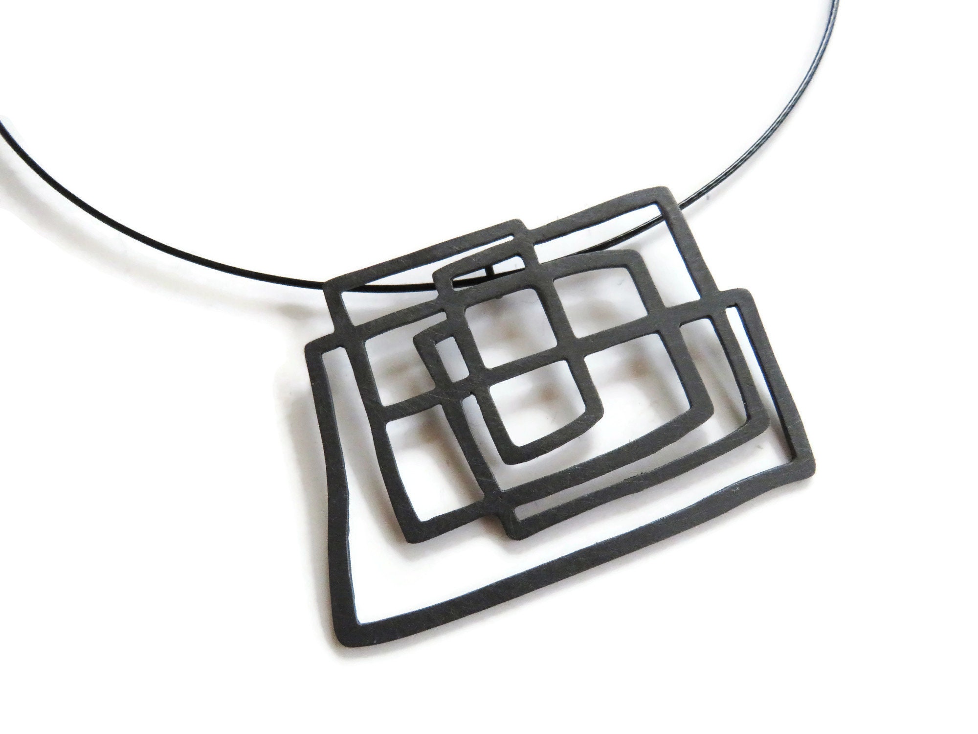 幾何学模様 ネックレス シルバー ブラック モダニストな酸化シルバーペンダントネックレス、幾何学模様のブラック