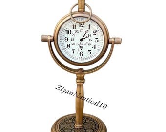 Gravierte Tischuhr aus Messing, Vintage Tischuhr, Firmengeschenk