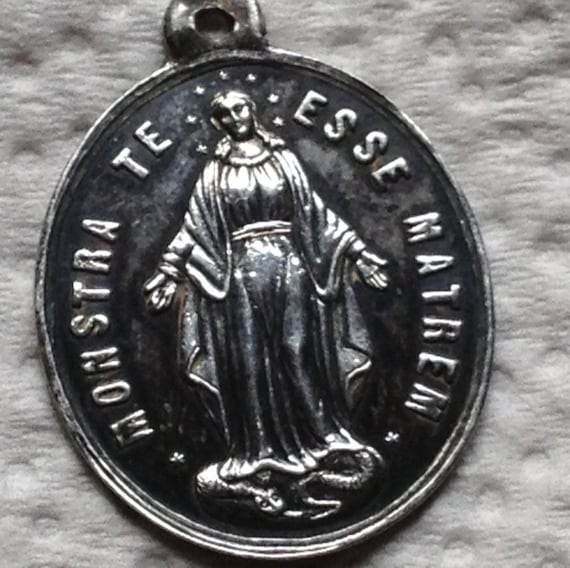 Vintage Mother Mary Sterling Silver Religious Med… - image 1