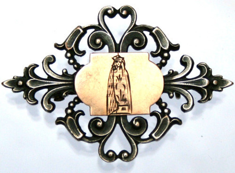 Antique Brooch Engraved with the Holy Virgin Mary in Goldplating
