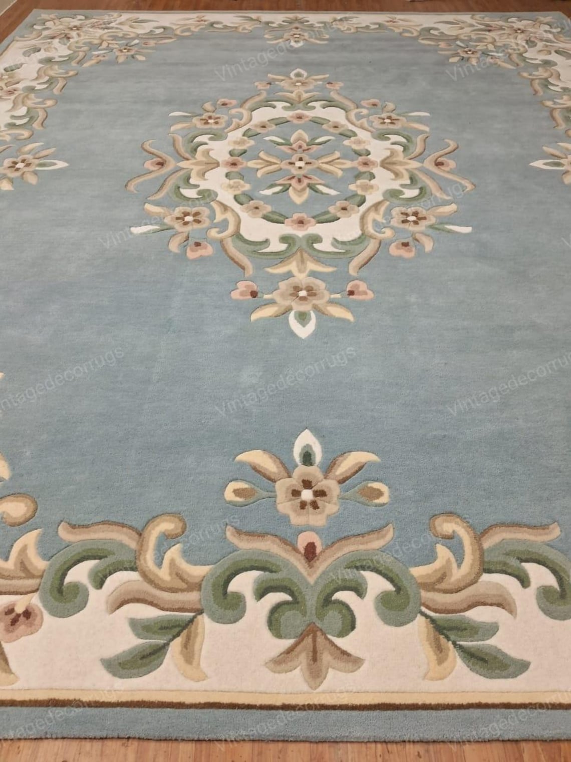 Hand-tufted Blue Wool Rug: Abushan Floral Design - Etsy