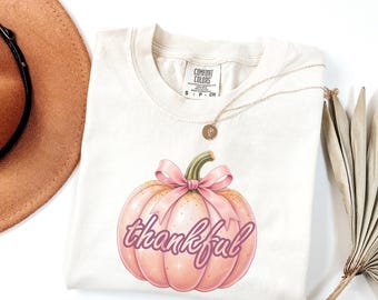 Pink Pumpkin Halloween T-Shirt: Retro Fall Spooky Season