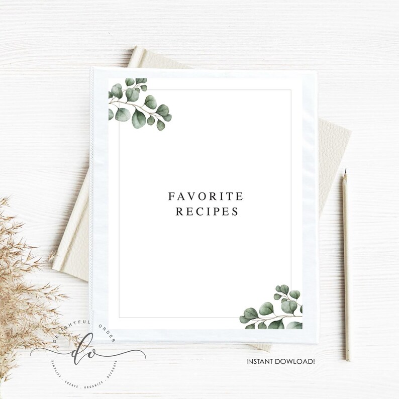Puede incluir: Portada de libro de recetas imprimible con fondo blanco y dise&ntilde;o de hojas verdes. El texto "FAVORITE RECIPES" est&aacute; centrado en la p&aacute;gina. El texto "INSTANT DOWNLOAD!" est&aacute; en la parte inferior de la p&aacute;gina.