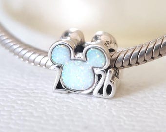 Charm del Castillo de Mickey de los Parques Disney 2026: Compatible con pulseras de charms estilo Pandora