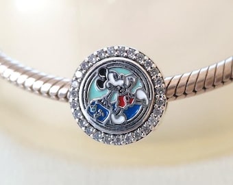 Amuleto de Mickey Mouse de la gira de vacaciones por los parques de Disney: Compatible con pulseras de amuletos estilo Pandora / Joyería de moda / Regalo para ella