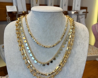 Puedes usar los collares combinados juntos o por separado. Collar múltiple