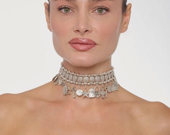 Gargantilla vintage de plata con dijes: collar bohemio de cuentas multicapa