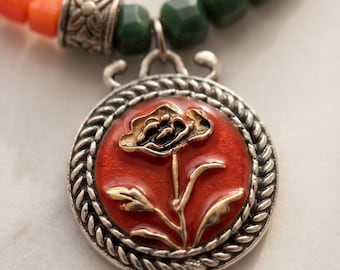 Collar de cuentas de oro de 14 quilates en tonos naranja y verde, un regalo ideal para cumpleaños o el Día de la Madre.