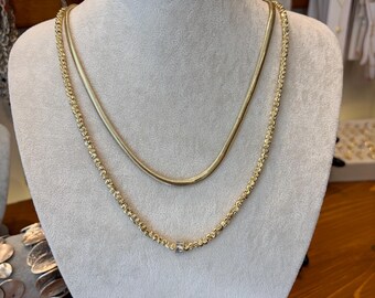 Collar de cadena de serpiente de oro en capas: joyería de acero inoxidable resistente al deslustre