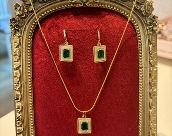 Conjunto de pendientes y collar, verde esmeralda, regalo, plata de ley 316L 14K, acero inoxidable color dorado.