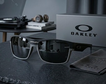 Oakley Two Face Black/Silver - Grey POLARIZED Sunglasses 9189-46 (NO BOX)