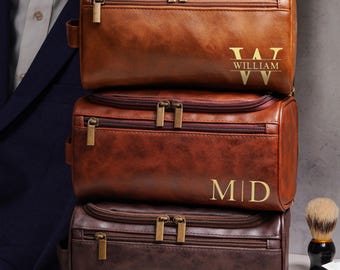 Personalized Men's Leather Toiletry Bag, Handmade Engraved Travel Dopp Kit, Groomsmen Gift, Best men Proposal Gift, Anniversary Gift for Him