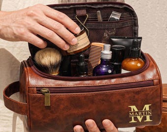 Personalized Men's Leather Toiletry Bag, Handmade Engraved Travel Dopp Kit, Groomsmen Gift, Anniversary Gift for Him, Best men Proposal Gift