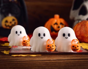 3D Printed Halloween Ghost Decoration,Cute Tiny Trick or Treat Ghost,Halloween Decoration Desk Display,Spooky Home Decor,Decor Fall Decor