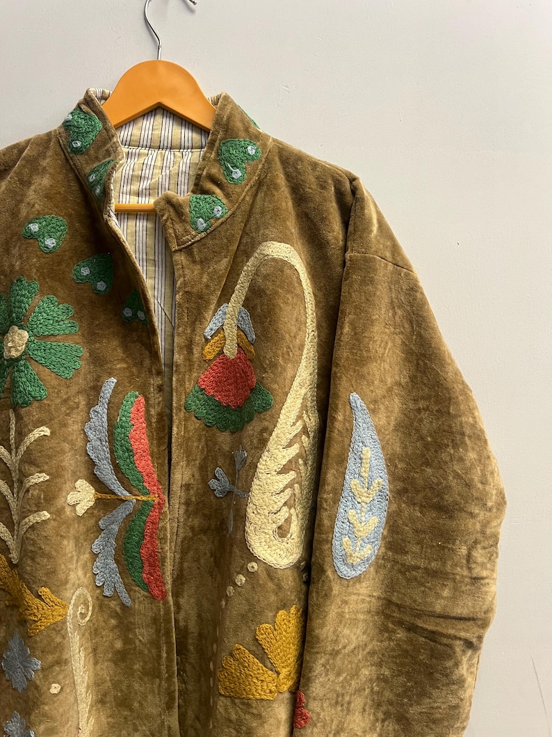 Handmade Velvet Suzani Jacket, Floral Embroidered Boho Coat image 2