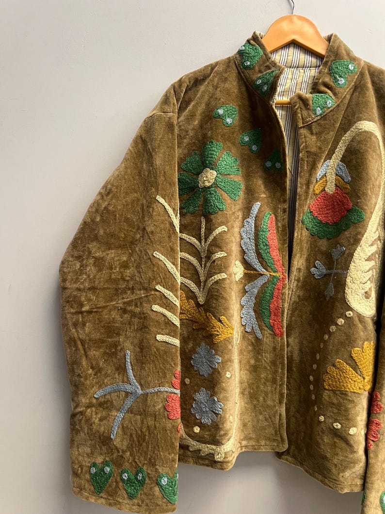 Handmade Velvet Suzani Jacket, Floral Embroidered Boho Coat image 3