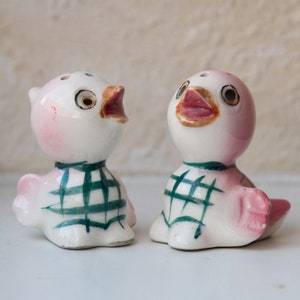 Vintage - Pink Bird - Ceramic - Porcelean - Salt and Pepper Shaker Set - Japan - Anthropomorphic - MCM - Baby Birds - Chicks