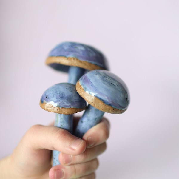 Jeu de champignons indigo - Bouchons de lait indigo - Champignons de jardin en céramique - Décorations de jardin