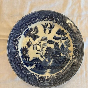 Vintage Blue Willow Dinner Plate.  Made in Japan.