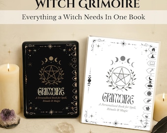Könnte beinhalten: Zwei Grimoire-Bücher, eines in Schwarz und eines in Weiß, mit Himmels- und Pflanzenmotiven. Das schwarze Buch hat goldene Akzente und das weiße Buch hat schwarze Akzente. Der Text auf den Büchern lautet "Witch Grimoire" und "Grimoire: A Personalized Book for Spell, Rituals & Magic."