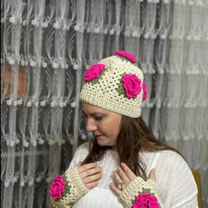 Knitted Couple Beanie and Fingerless Mittens Set with Crochet Flowers – Handmade Winter Hat and Wrist Warmers – Cozy Boho Gift for Her