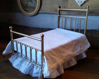 Edwardian Antique Style Miniature Bed for Newborn Photoprop