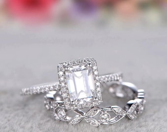 Conjunto de anillo de compromiso de moissanita talla esmeralda, conjunto nupcial halo estilo art déco, alianza de boda de filigrana estilo vintage, anillo de oro blanco de 14k talla esmeralda