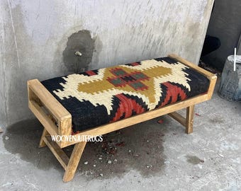 Banco de madera tapizado con kilim hecho a mano / Asiento rústico estilo granja para la entrada / Banco geométrico estilo boho / Muebles para el hogar del Reino Unido