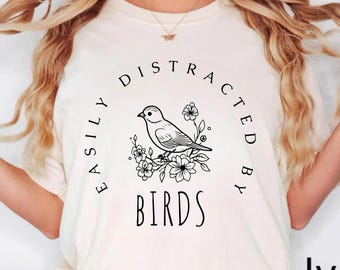 Comfort Colors® leicht abgelenkt von Vögeln, Vogelbeobachter Shirt, lustiges Geschenk für Vogelbeobachter, Retro Vintage Vögel, Vogelliebhaber Natur Shirt