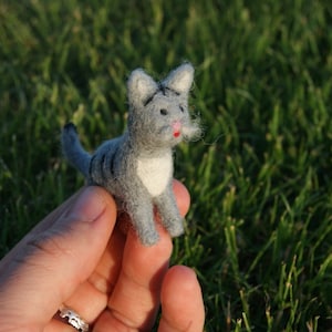 Felted cat, cat miniature, neddle felted cat, super tiny cat, kitten
