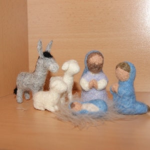 Needle Felted Nativity Set, Christmas decoration, natural nativity set,  Made to Order