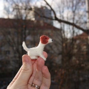 Nadelgefilzte Hundeminiatur - Mini Jack Russel - kleine Skulptur - weich und flauschig