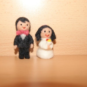 Felted couple, felted wedding ornament, lovely mini couple, wedding day gift,  felted human figurine, felt toys, I love you