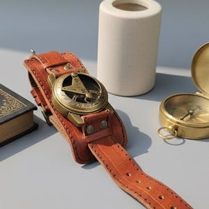 Montre-boussole à cadran solaire en laiton style vintage, fabriquée à la main | Montre-bracelet rétro explorateur | Cadeau de Noël