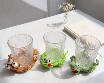 Handgemaakte gehaakte onderzetter, grappige dierenonderzetter, schattige mokonderzetter, speelse kopjesmat, bureaudecoratie, cadeau voor haar, housewarmingcadeau