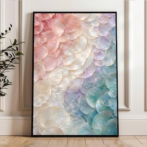 Puede incluir: Una pieza de arte mural rectangular que presenta una disposición densa y superpuesta de discos iridiscentes similares a conchas. La composición muestra un degradado de colores pastel suaves, que transita desde rosas y cremas cálidos hasta azules y morados fríos.