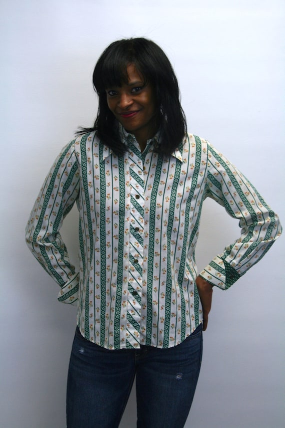 1970s Green and Cream Striped Blouse