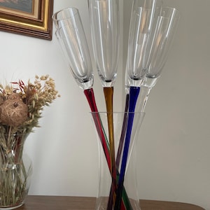 Hand-Blown Multi-Color Stem Tulip Champagne Flutes with Vase – Set of 6 Extra-Tall (15&quot;)