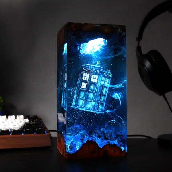Space Time Box Resin Lamp, Blue Police Box Diorama, Sci-Fi Movie Night Light, Galaxy Wood Epoxy Art, Anniversary Gift for Husband,Geeky Gift