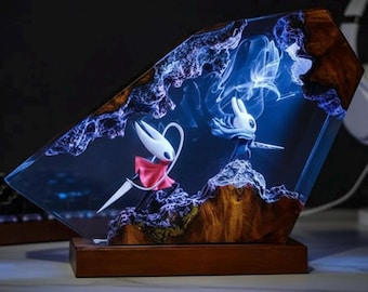 Diorama Hor.net vs The Kn.ight Resin Lamp, Hollow Sikl.song figure, Hollow Knight Night Light, Game Colectible, Desk Gaming Decor Lamp