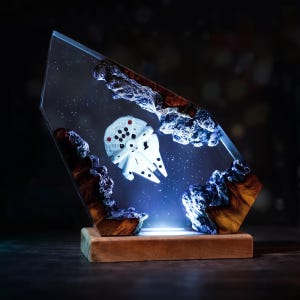 Lampada spaziale in resina a forma di galassia, luce notturna fantascientifica fatta a mano, decorazione interstellare da scrivania, lampada in legno e resina epossidica, idea regalo di Natale unica