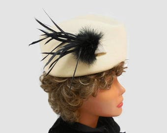 Italian Ivory & Black Oval Boat-Shaped Hat, Sophisticated Feather-Trimmed Hat, Morgan Taylor Wool Hat, Cocktail Hat, Vintage Woman's Hat