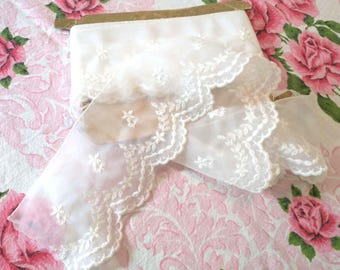 Ribete de encaje bordado vintage blanco transparente con borde festoneado, 8,9 cm de ancho, 3,9 metros.