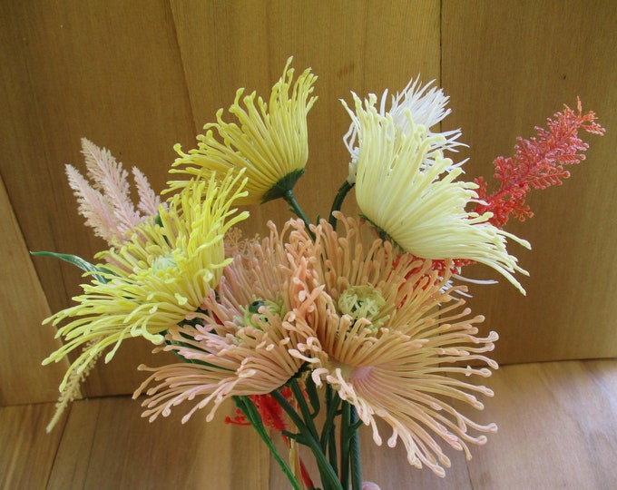 Vintage Plastic Spider Mum Flower Bouquet , 10 Long Wired Floral Stems