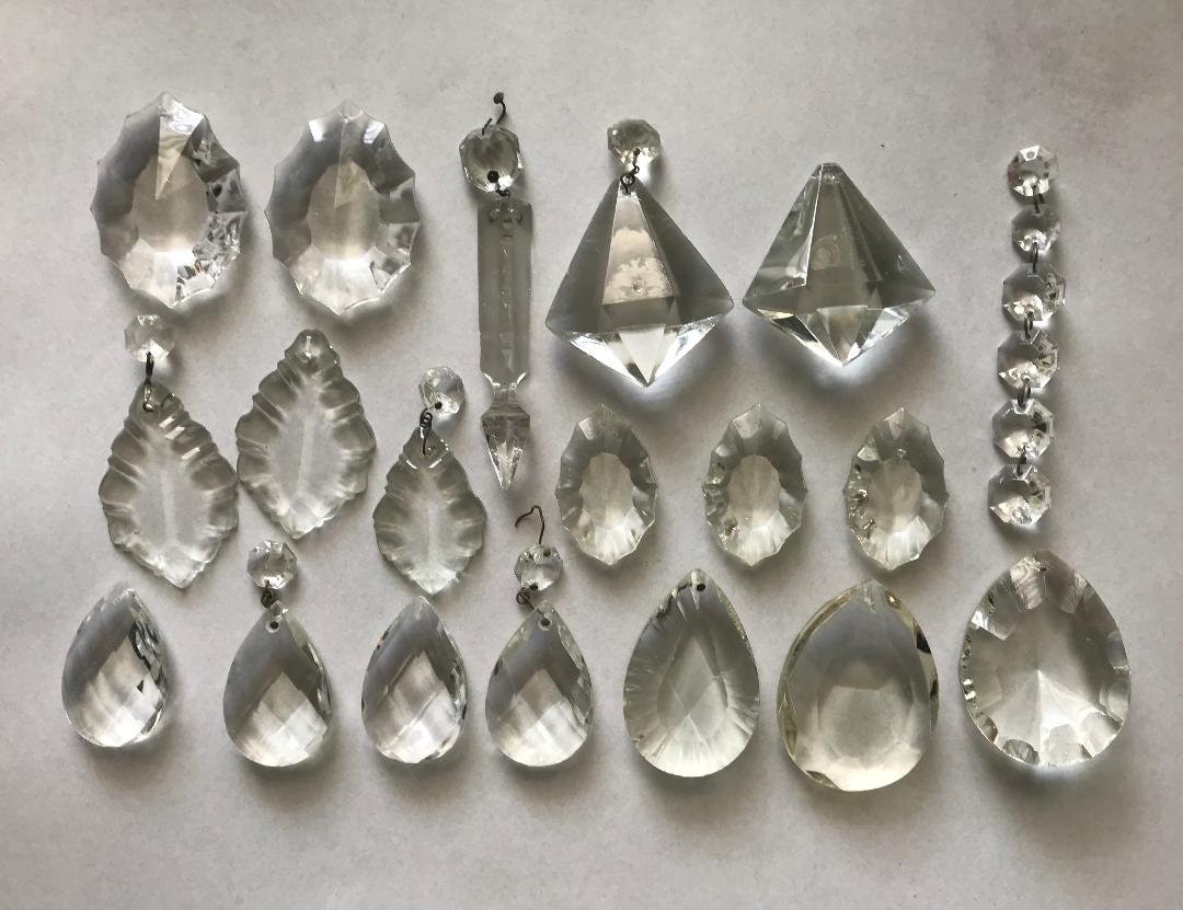 19 ASSORTED Vintage Chandelier CRYSTALS DROPS Parts for Light