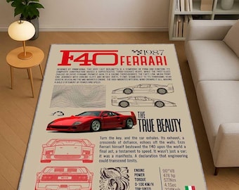 Könnte beinhalten: Beiger rechteckiger Teppich mit einem roten Ferrari F40-Auto mit dem Text "F40 Ferrari 1987" und "The True Beauty". Der Teppich enthält auch technische Daten und Illustrationen des Autos.